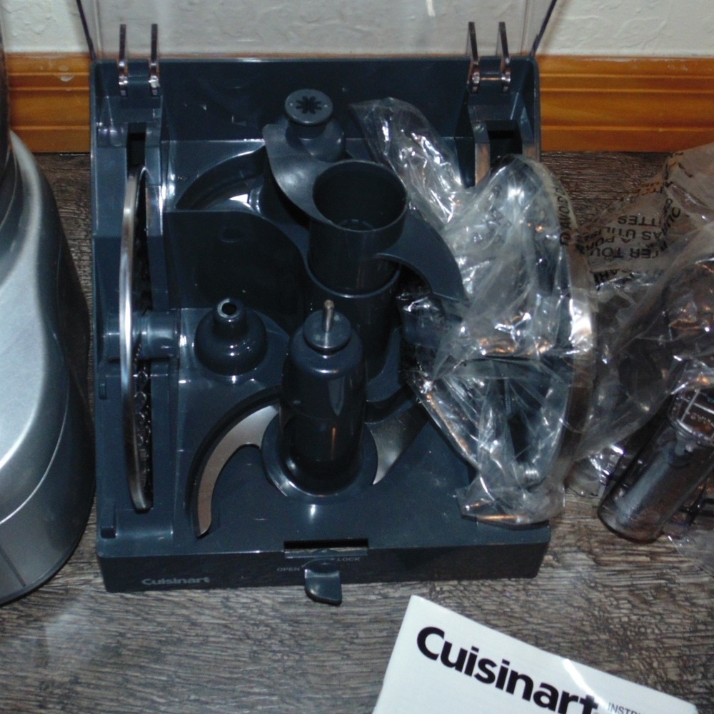Cuisinart Food Processor 13 Cup Silver Good CFP-26SVPC Spiralizer Storage Case - Picture 7 of 9